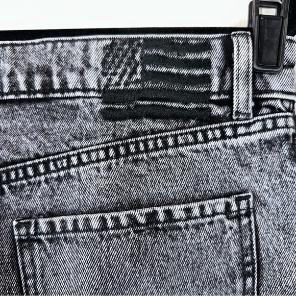 Revice Denim Sidekick Shorts in Acid Wash Black Size 30 - Picture 5 of 9